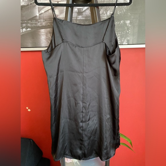 ❤️‍🔥3 for $20❤️‍🔥|Black satin sleepwear large - Picture 2 of 6